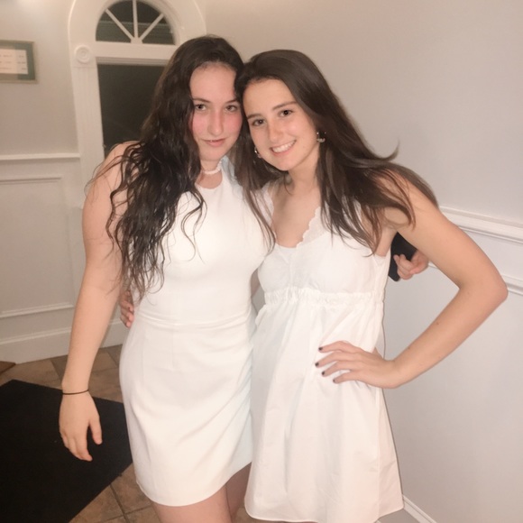 Meet your Posher, Emily - Picture 3 of 5